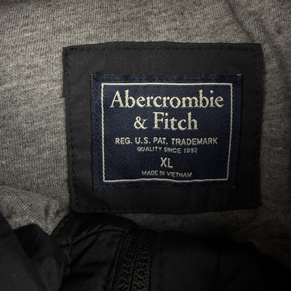 ABERCROMBIE FITCH Quilted Puffer Vest Black Removable Faux Fur Hood Womens XL - Picture 9 of 12